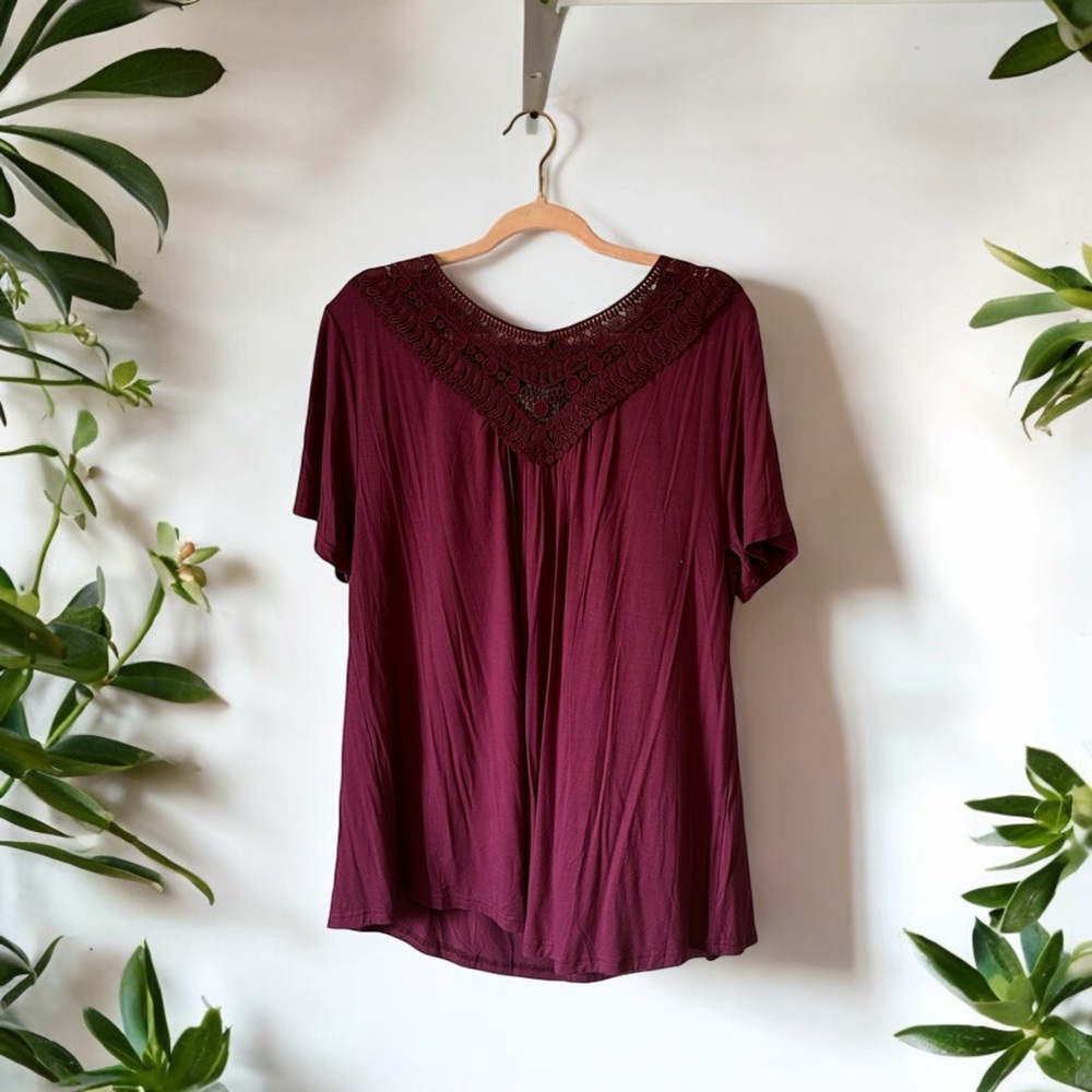 Folunsi-wine color 2X top great needle work at neckline